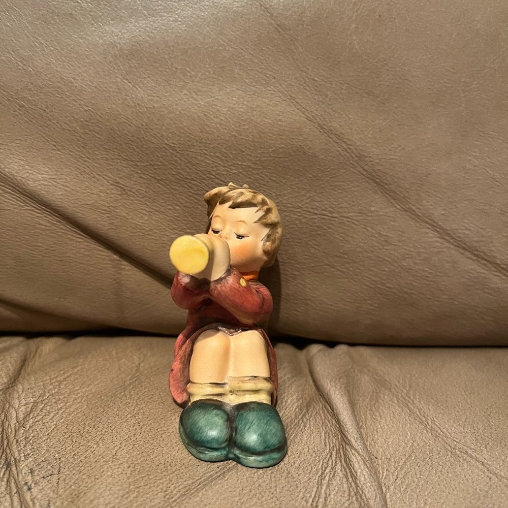 Vintage Hummel Goebel Figurine #391 Girl Playing Horn - West Germany - Signed